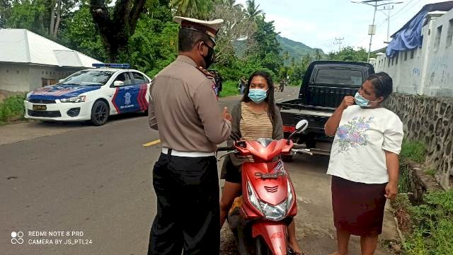 Sat Lantas Polres Flotim Berikan Peneguran dan Penindakan Pelanggaran Serta Berikan Himbauan Tertib Berlalu Lintas Dan Pencegahan Covit 19