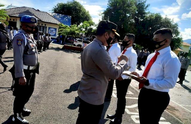 Ungkap Kasus pencurian Gading, Kapolres Flotim Berikan Reward Kepada Anggotanya