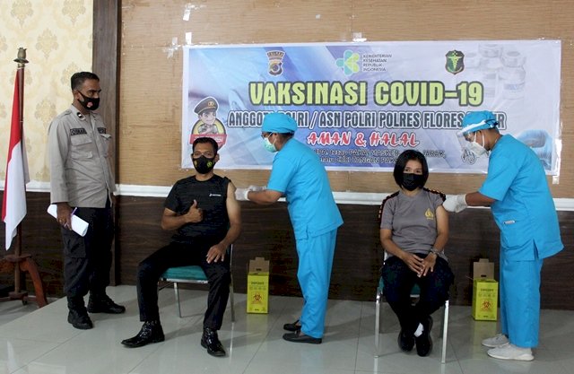 Penuh Antusias, Seluruh Personel Polres Flotim Lakukan Suntik Vaksin CoronaVac I ( Vaksin Aman dan Halal )