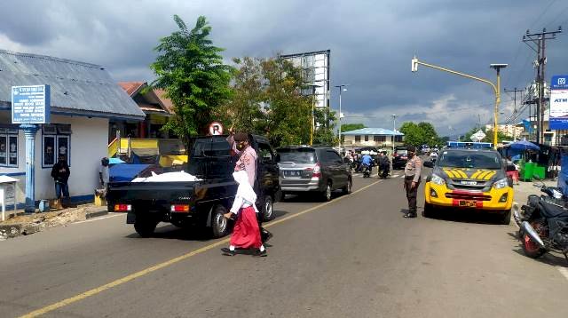 Patroli Rutin Sat Sabhara Polres Flotim Wujudkan Kamtibmas Kondusif