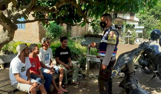 Peran Aktif Bhabinkamtibmas Sambangi Anak Muda desa Lite