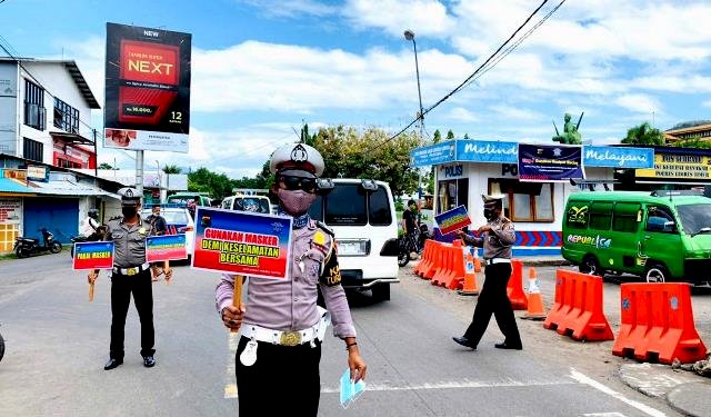 Sat Lantas Polres Flotim Edukasi Prokes Covid-19 Saat Laksanakan KRYD