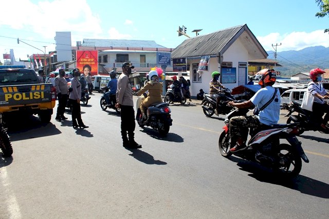 Rutin Lakukan KRYD, Polres Flotim Sambangi Pasar dan Pelabuhan