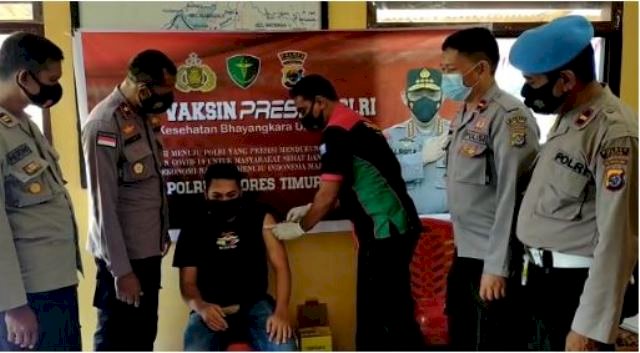 Vaksin Ke 2, Polres Flotim Dirikan Gerai Vaksinasi Dipolsek Adotim