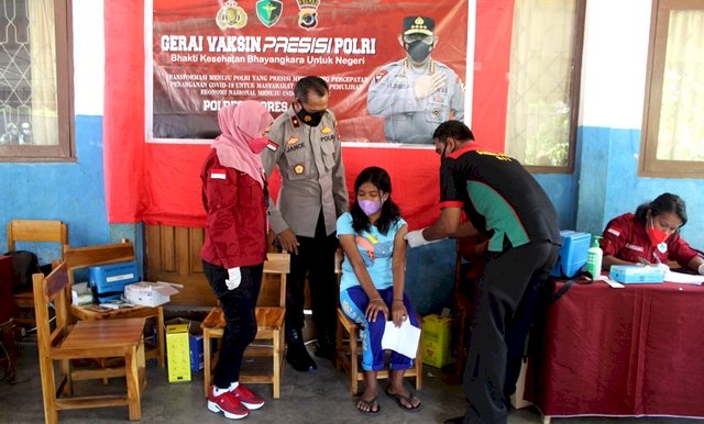 Tingkatkan Program Vaksinasi, Polres Flotim Kembali Gelar Vaksinasi Massal Didesa Lowoloba