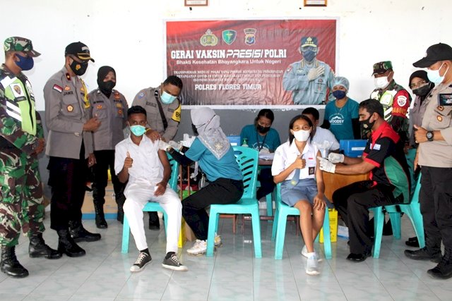 Percepatan Vaksinasi, Polres Flotim Kembali Gelar Gerai Vaksinasi Massal di SMK Negeri 1 Larantuka