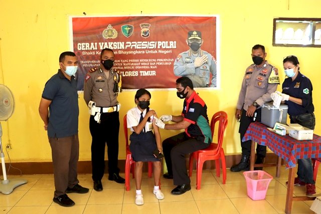 Polres Flotim Gelar Vaksinasi Tahap Dua Dikantor Lurah Balela