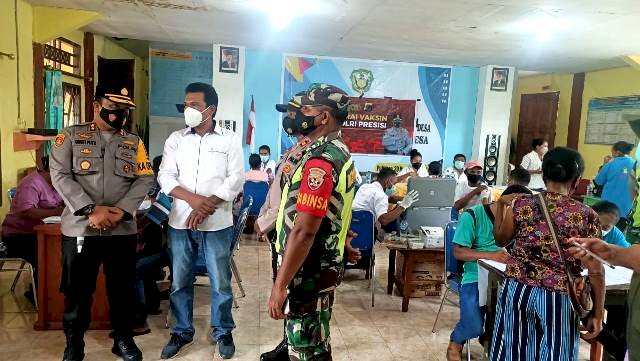 Kolaborasi TNI-POLRI Bersama Dinas Kesehatan Gelar Vaksinasi Door to Door Warganya