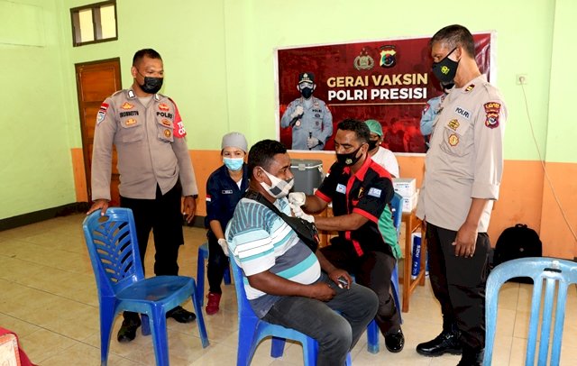 Percepatan Vaksinasi, Polres Flotim Gelar Vaksinasi di Aula Paroki Sanjuan Lebao