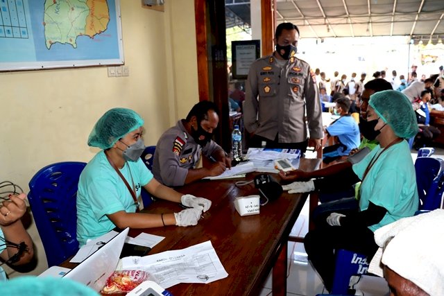 Buka Untuk Umum, Polsek Wulanggitang Gelar Vaksinasi Massal