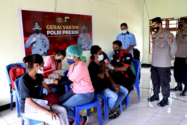 Polres Flotim bersama Kodim dan Pemkab Flotim Terus Intensifkan Vaksinasi Covid-19
