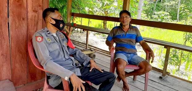 Jaga Situasi Kamtibmas Kondusif, Aipda Sil Diaz Sambangi Warganya