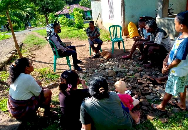 Sambangi warganya, Bhabinkamtibmas Bripka Yulius Yuliyanto Himbau Jaga Kamtibmas