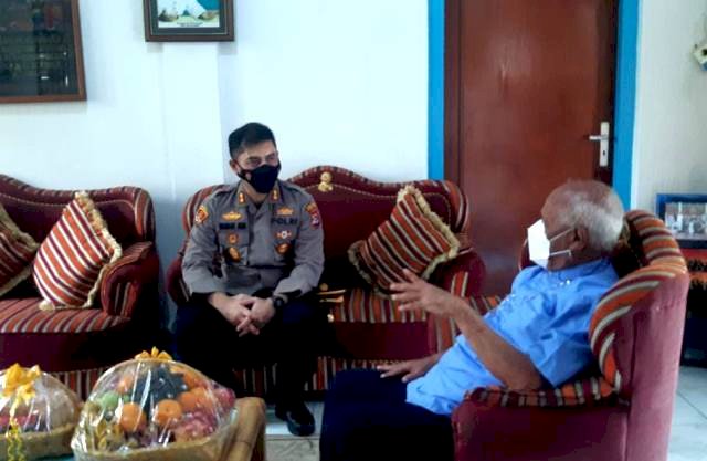 Silaturahmi, Kapolres Flotim Kunjungi Yang Mulia Uskup Larantuka