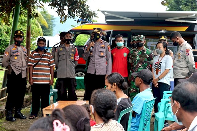 Pastikan Vaksinasi Berjalan Lancar, Wakapolres Flotim Pantau Langsung Giat Vaksinasi