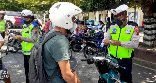 Selain Gelar Ops Keselamatan, Sat Lantas Polres Flotim Juga Himbau Disiplin Prokes