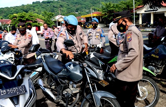 Ops Keselamatan 2022, Propam Polres Flotim Mendadak Razia Personelnya