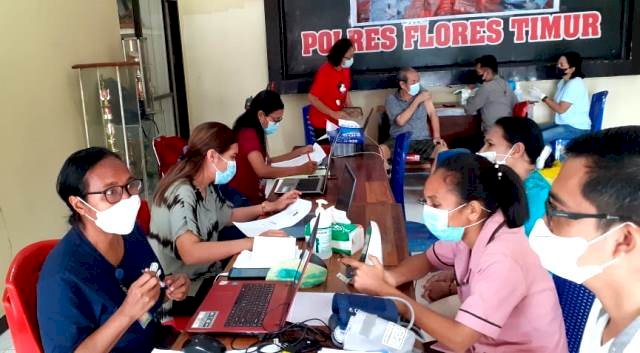 Dongkrak Herd Immunity, Polres Flotim Kembali Dirikan Gerai Vaksin Polri Presisi