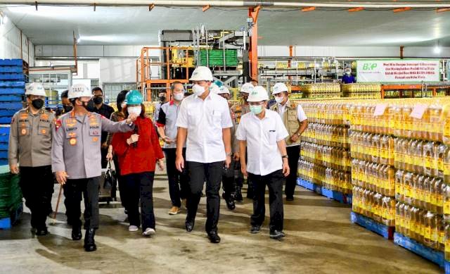 Kapolri Pastikan Awasi Alur Distribusi dan Harga Minyak Goreng di Pasar