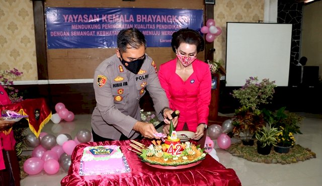 Puncak Perayaan, Hut Ke-42 YKB ditandai dengan Potong Tumpeng
