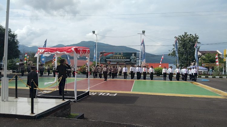 Kibar Bendera Merah Putih, Polres Flotim Peringati Hari Kemerdekaan Yang ke-77