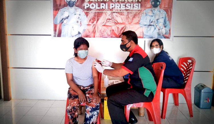 Gencarkan Vaksinasi, Polres Flotim Terus Gelar Vaksinasi