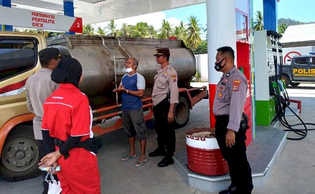 Polres Flotim Lakukan Monitoring SPBU Pasca Kenaikan Harga BBM