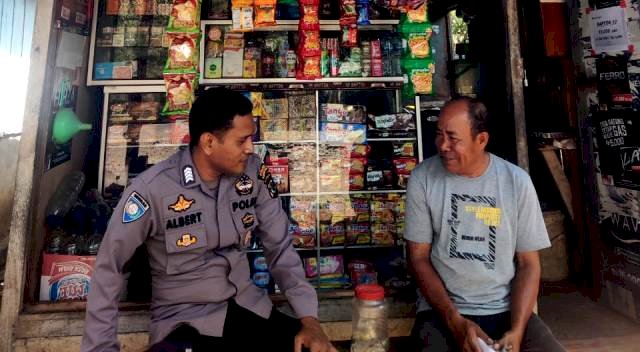 Jalin Kemitraan, Bhabinkamtibmas Sambangi Warga Desa Binaan