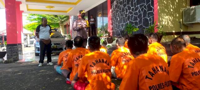 Berikan Nasehat Para Tahanan, Wakapolres : Ini Bentuk Kepedulian Kami