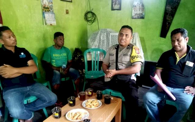Melalui Kearifan Lokal, Bhabinkamtibmas AIPDA Zukri Selesaikan Masalah