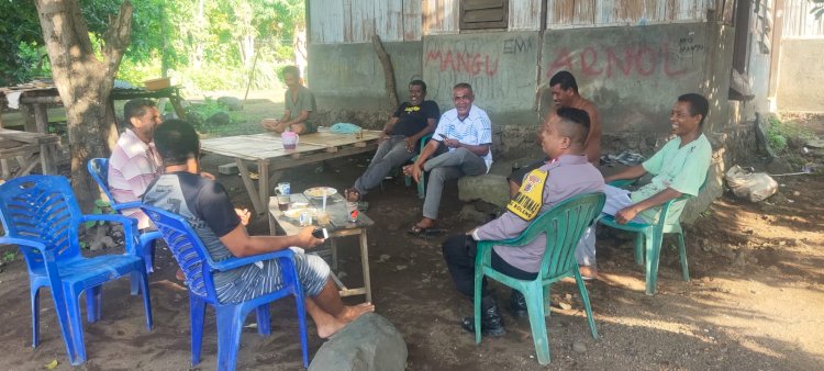 Laksanakan Sambang Kamtibmas, Bhabinkamtibmas Kunjungi tokoh masyarakat