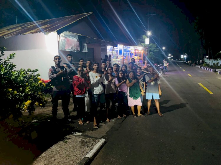 Patroli Lampu Biru Amankan Situasi Kota Untuk Eliminir Ancaman Dan Gangguan Di Wilayah Hukum Polres Flores Timur