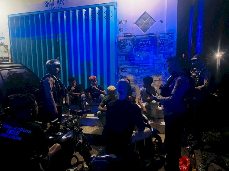 Patroli Malam Lampu Biru, Cara Polres Flotim Cegah Gangguan Kamtibmas