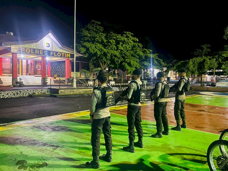 Patroli Malam Lampu Biru, Cara Polres Flotim Cegah Gangguan Kamtibmas