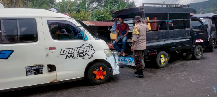Bhabin Desa Polsek Wulanggitang Laksanakan Patroli Dan Sambang Dialogis Di Pasar Inpres Boru