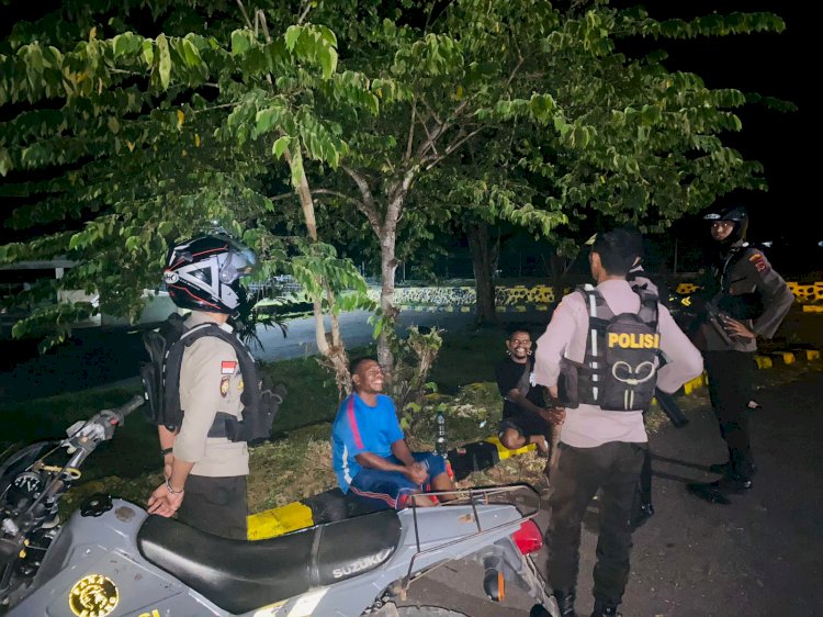 Patroli Lampu Biru, Cara Polres Flotim Dalam Meminimalisir Kejahatan Malam Hari