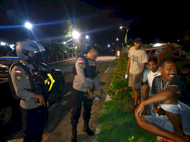 Patroli Malam Lampu Biru Sat Samapta Polres Flores Timur Musnahkan Miras