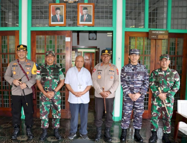 Kapolda NTT Lakukan Pengecekan Pos PAM Semana Santa Saat Kunker di Kabupaten Flores Timur