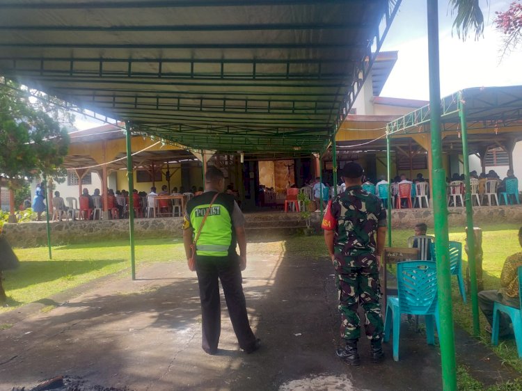 Personil Gabungan Amankan Perayaan Misa Minggu Paskah Di Setiap Gereja Wilayah Hukum Polres Flores Timur