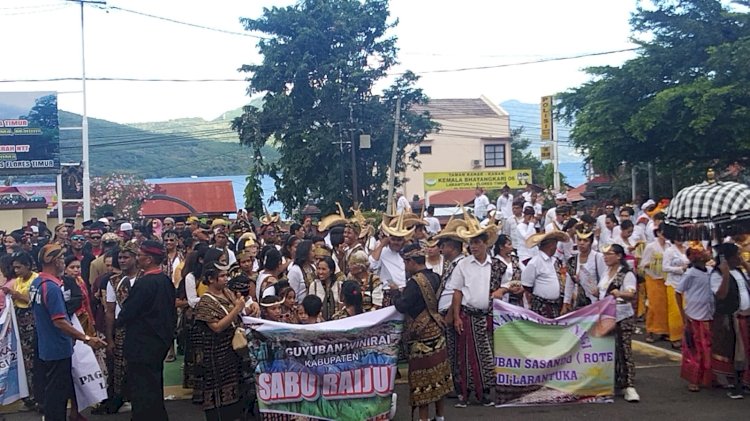 RESMI LEPAS PESERTA FBN (FESTIVAL BALE NAGI), KAPOLRES FLOTIM  MOHON RESTU LEWOTANA 