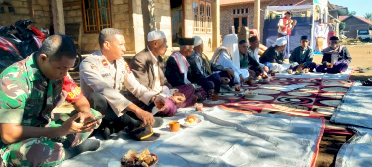 Semangat Jaga Stabilitas Keamanan Kapolsek Bersama Jajaran Polsek Adonara Barat Silaturahmi