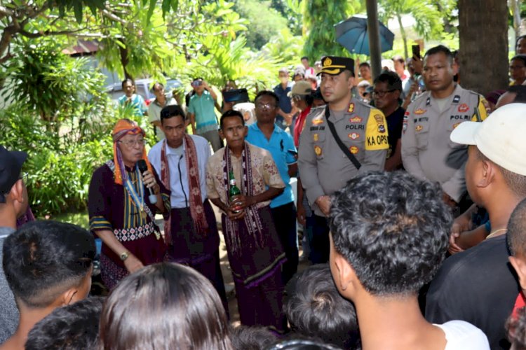 Sumpah Adat tandai  Perdamaian Tawuran  antara Kel Balela dan Larantuka di Flotim