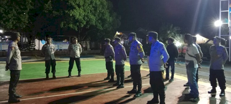 Amankan Situasi Kota Untuk Eliminir Ancaman Dan Gangguan Polres Flotim Laksanakan Patroli Lampu Biru