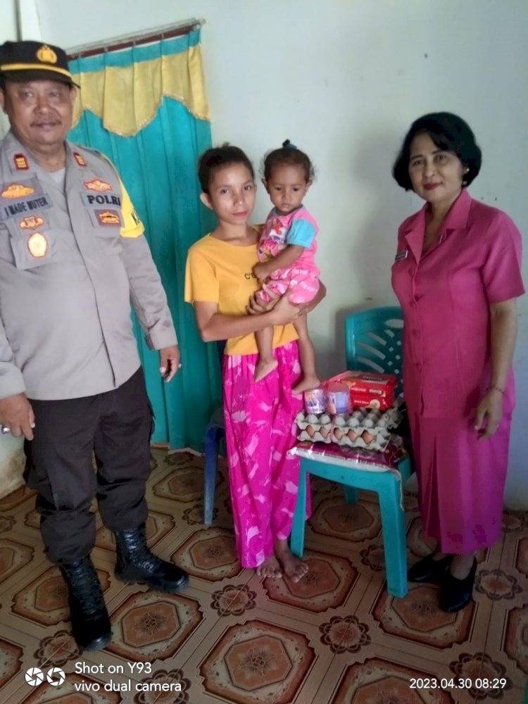 Bersama Kabag Ops Polres Flotim Sambangi Anak Asuh Stunting Di Wilayahnya