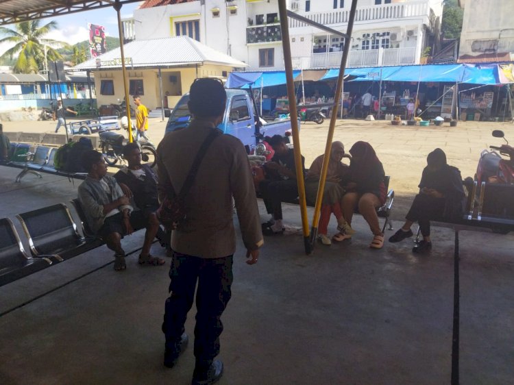 Polres Flotim Gelar Jumat Curhat di Pelabuhan Pelni Larantuka, Begini Respon Masyarakat;