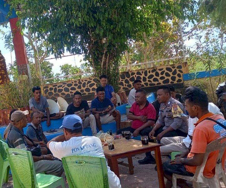 Menjalin Keakraban Bhabinkamtibmas Bersama Para Tokoh Desa Liwo