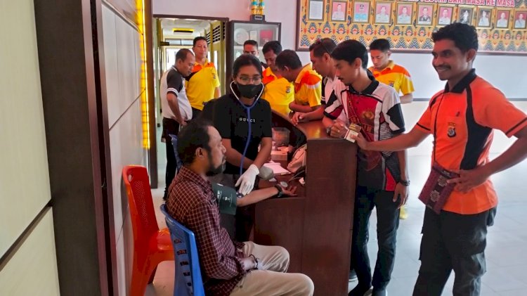 Bhakti Kesehatan Polres Flotim dalam rangka  Hari Bhayangkara ke 77 tahun 2023