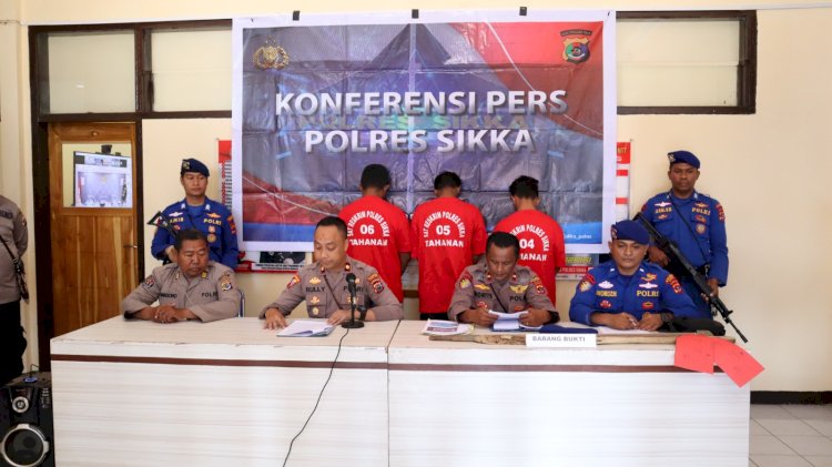 Sat Polairud Ungkap Penangkapan Ikan Dengan Menggunakam Bahan Kimia, Polres Sikka Gelar Konferensi Pers.-