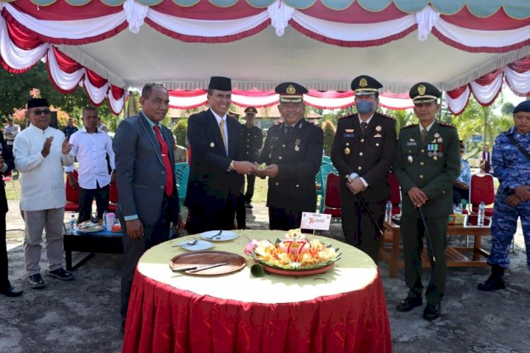 Peringati Hari Bhayangkara Ke-77, Polres Flotim Gelar Upacara Di Halaman Kantor Bupati