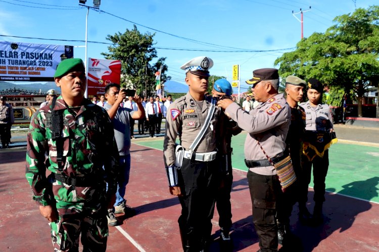 Sematkan Pita Operasi, Waka Polres Flotim: Ini Sebagai simbol dimulainya Ops Patuh Turangga 2023